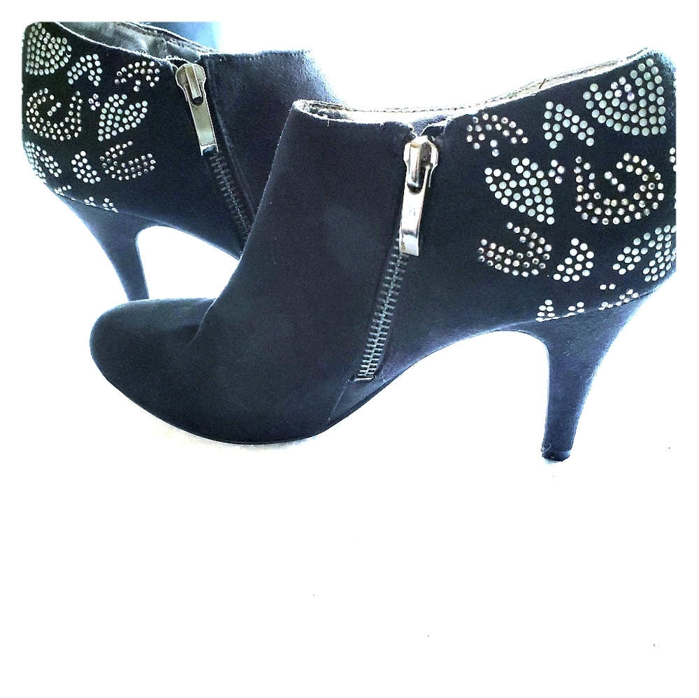 Kathy Van Zeeland Sz 6.5M Black Suede Studded Boot